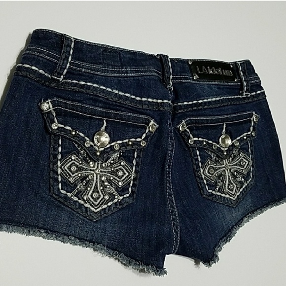 Grace in L.A shorts - Picture 2 of 3